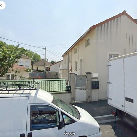 Agreable Maison Avec Parking Gratuit Sur Place. Σαιν-Ντενί Εξωτερικό φωτογραφία