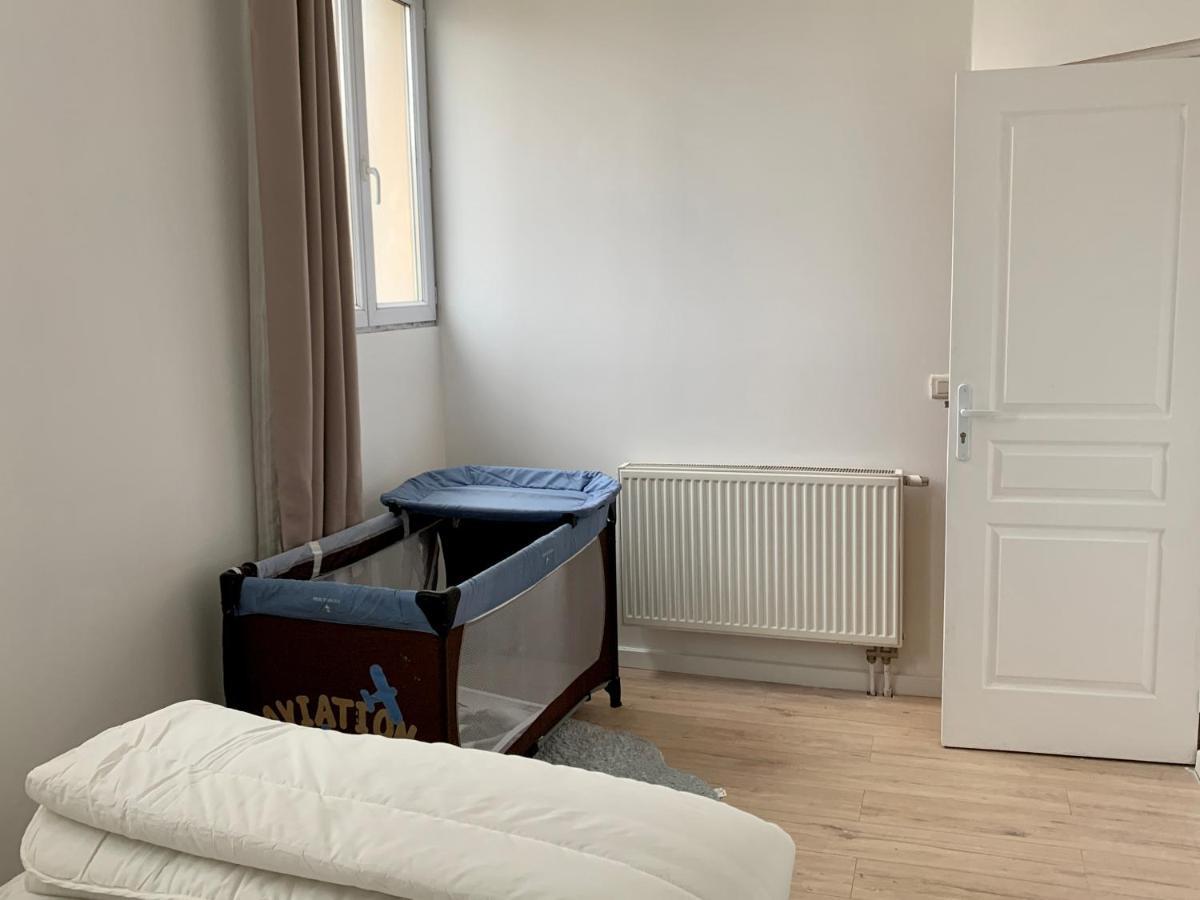 Agreable Maison Avec Parking Gratuit Sur Place. Σαιν-Ντενί Εξωτερικό φωτογραφία